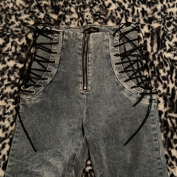 Cute skinny stretch jeans - Picture 2 of 3